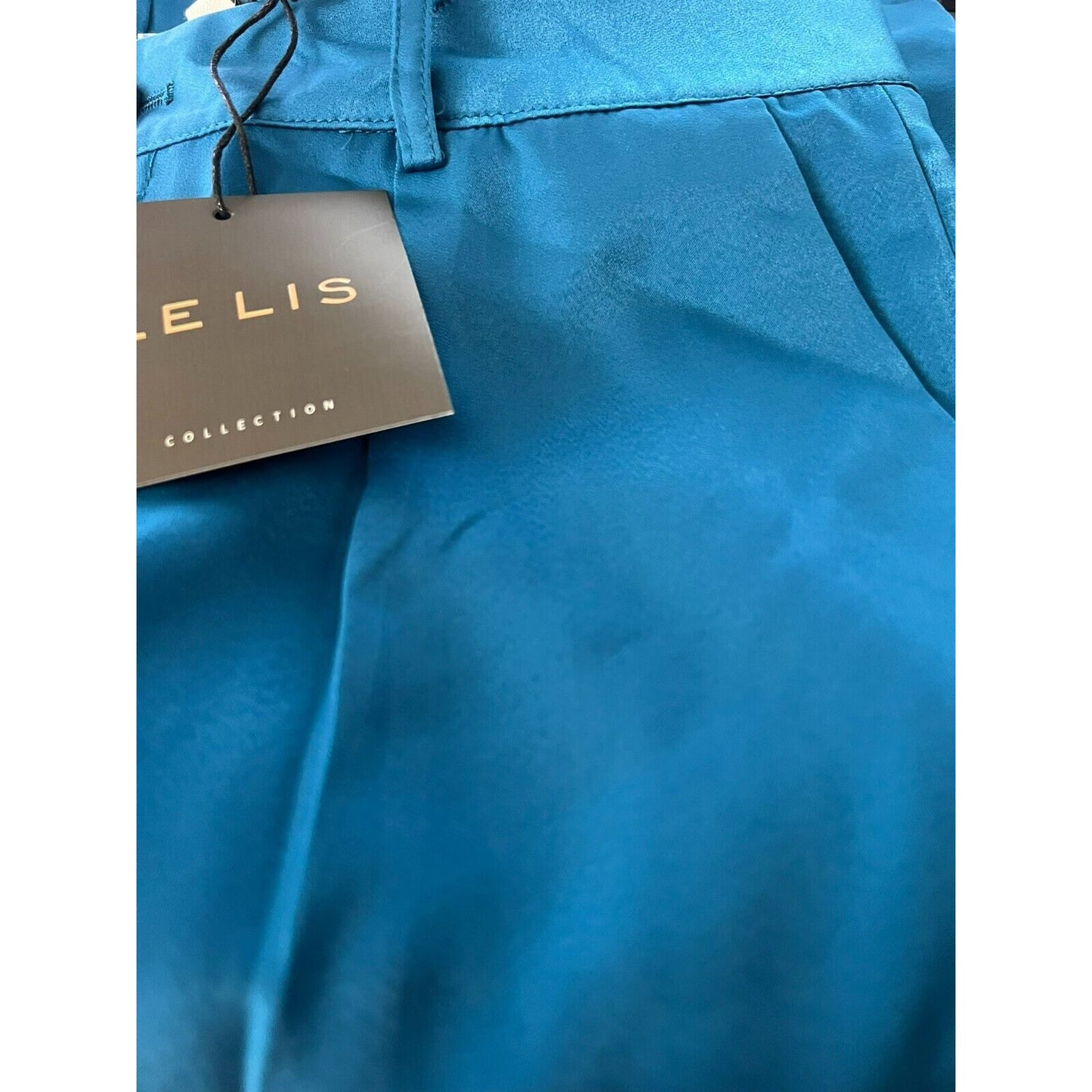 LE LIS WOMEN SATIN BLUE CROP TOP AND PANTS SET