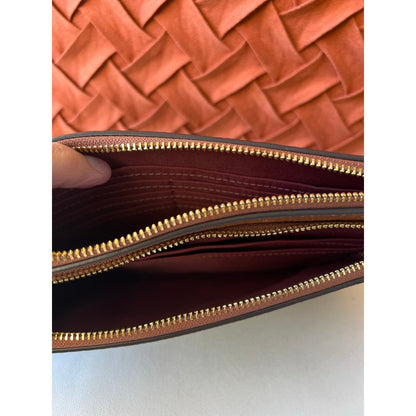 COACH Double Zip Wallet In Signature Canvas BROWN/REDWOOD