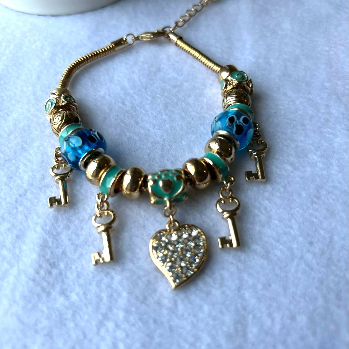 GOLD BLUE RESIN BEADS HEART AND KEY CRYSTAL FASHION CHARM BRACELET